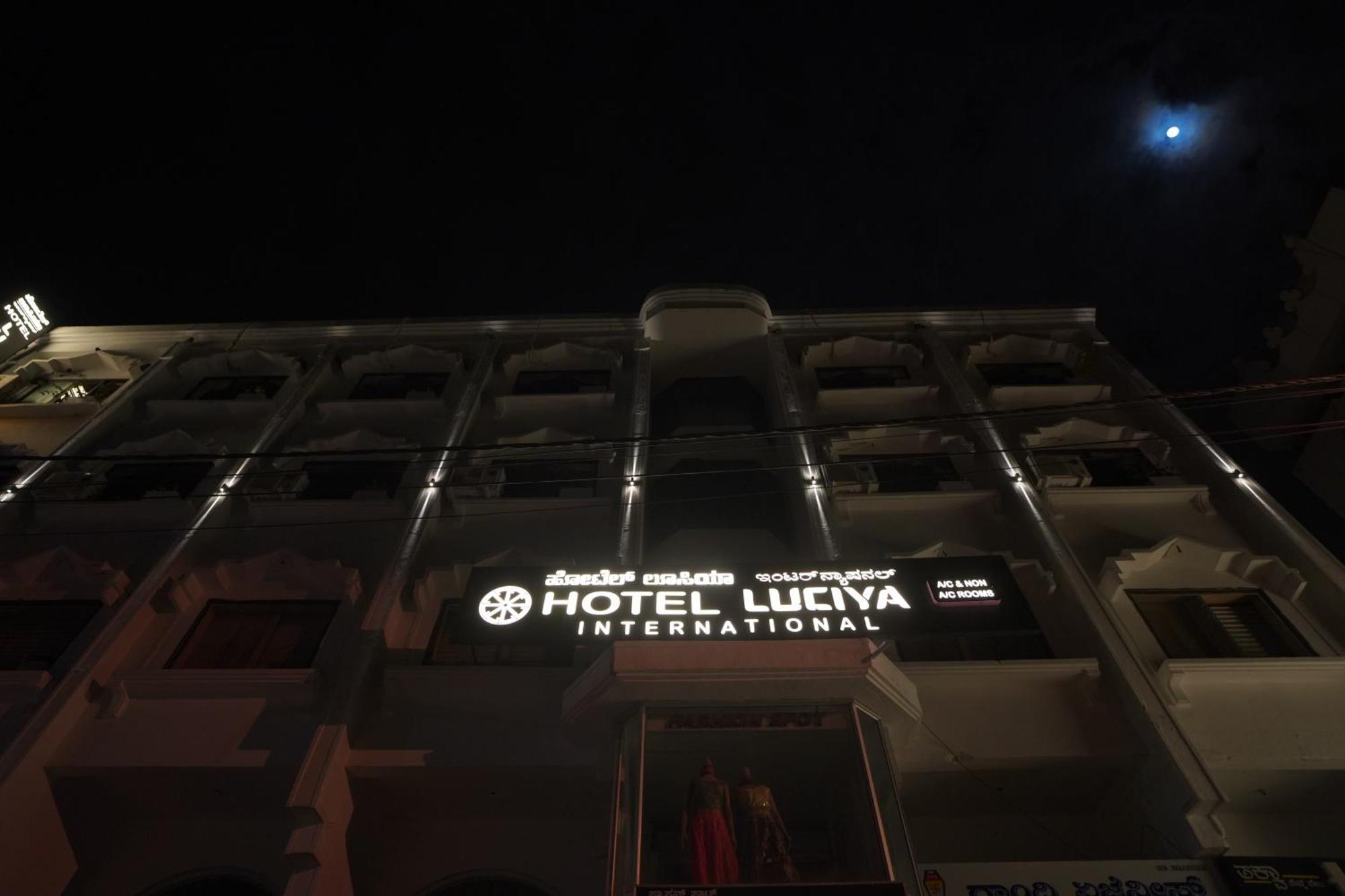 Luciya International Mysore Buitenkant foto